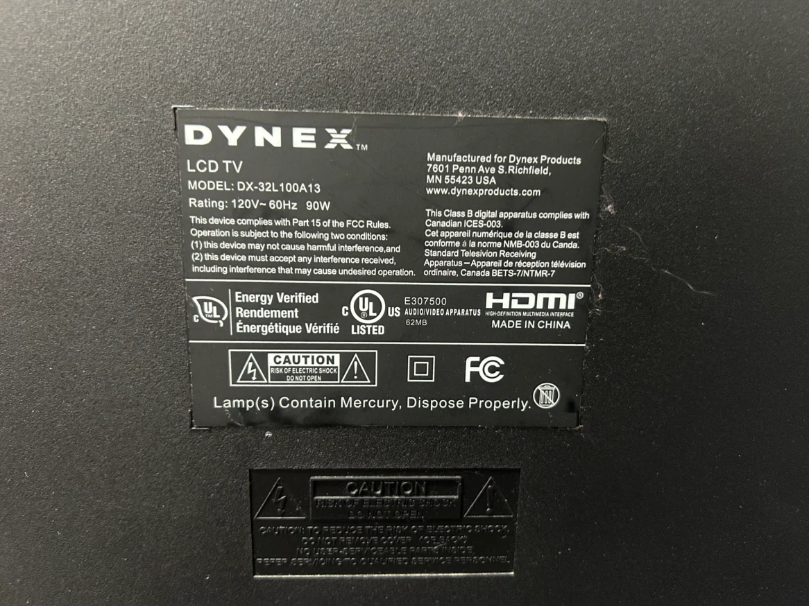 Dynex 32-inch LCD TV - photo 2