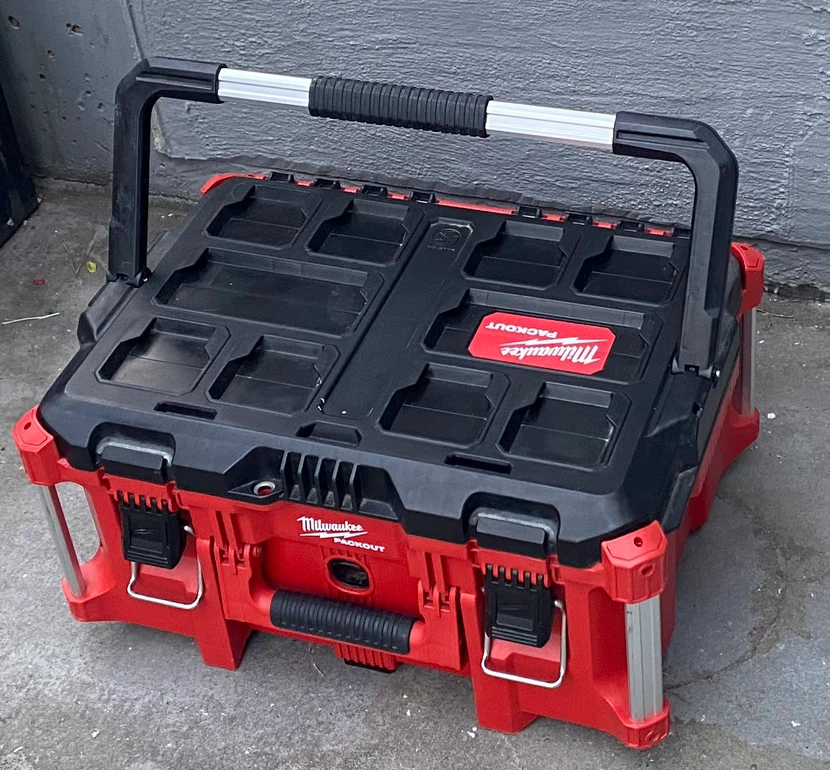 Milwaukee PACKOUT Tool Box