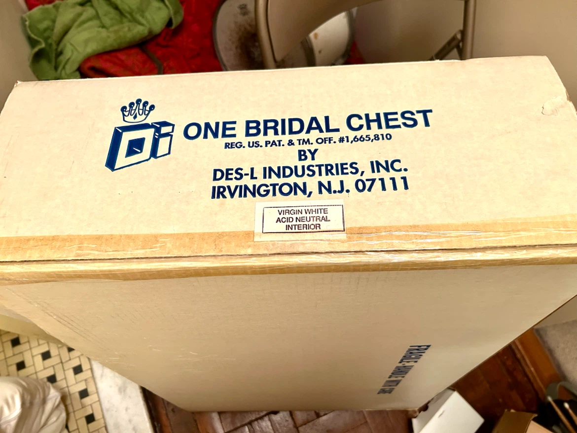 Bridal Gown in Preservation Chest (UWS Lobby Pickup) - photo 2