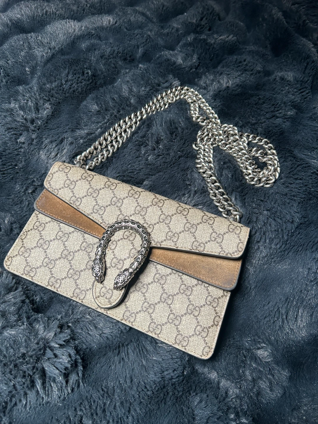 Gucci Dionysus GG Supreme Shoulder Bag