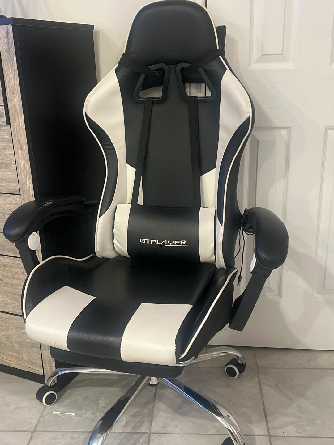 GTPLAYER Gaming Chair - Black and White