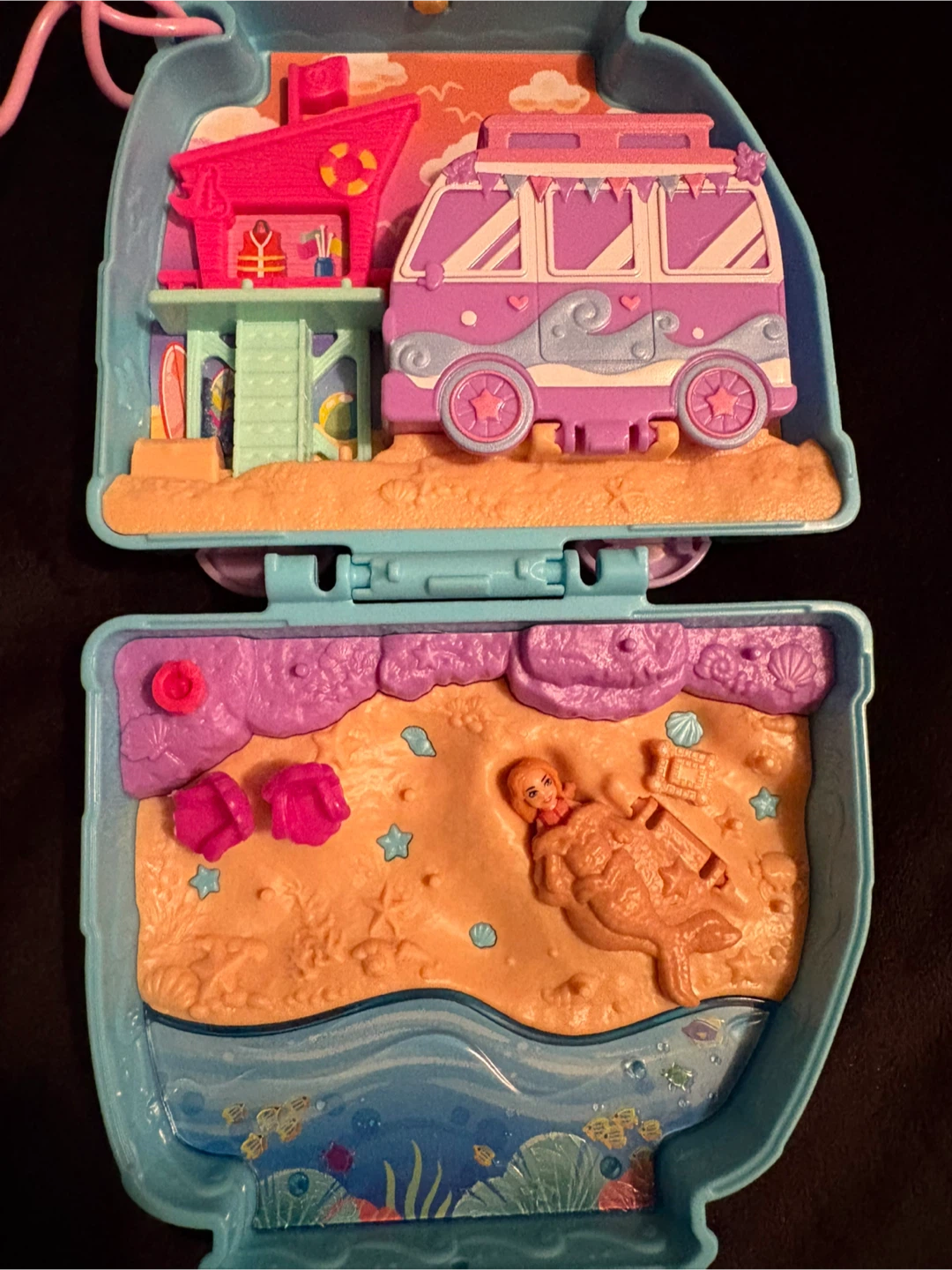 Polly Pocket Beach Camper Playset - photo 2