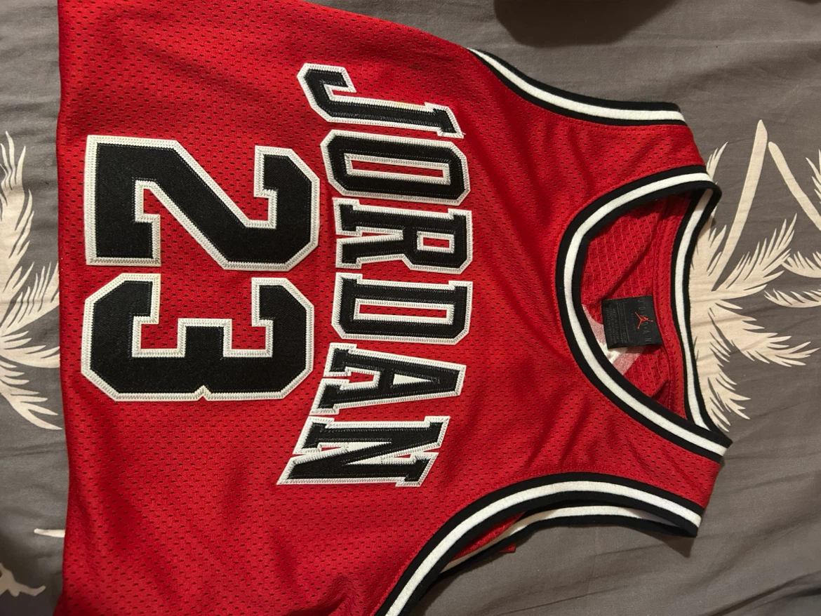 Jordan 23 Red Basketball Jersey - 12-13 Years