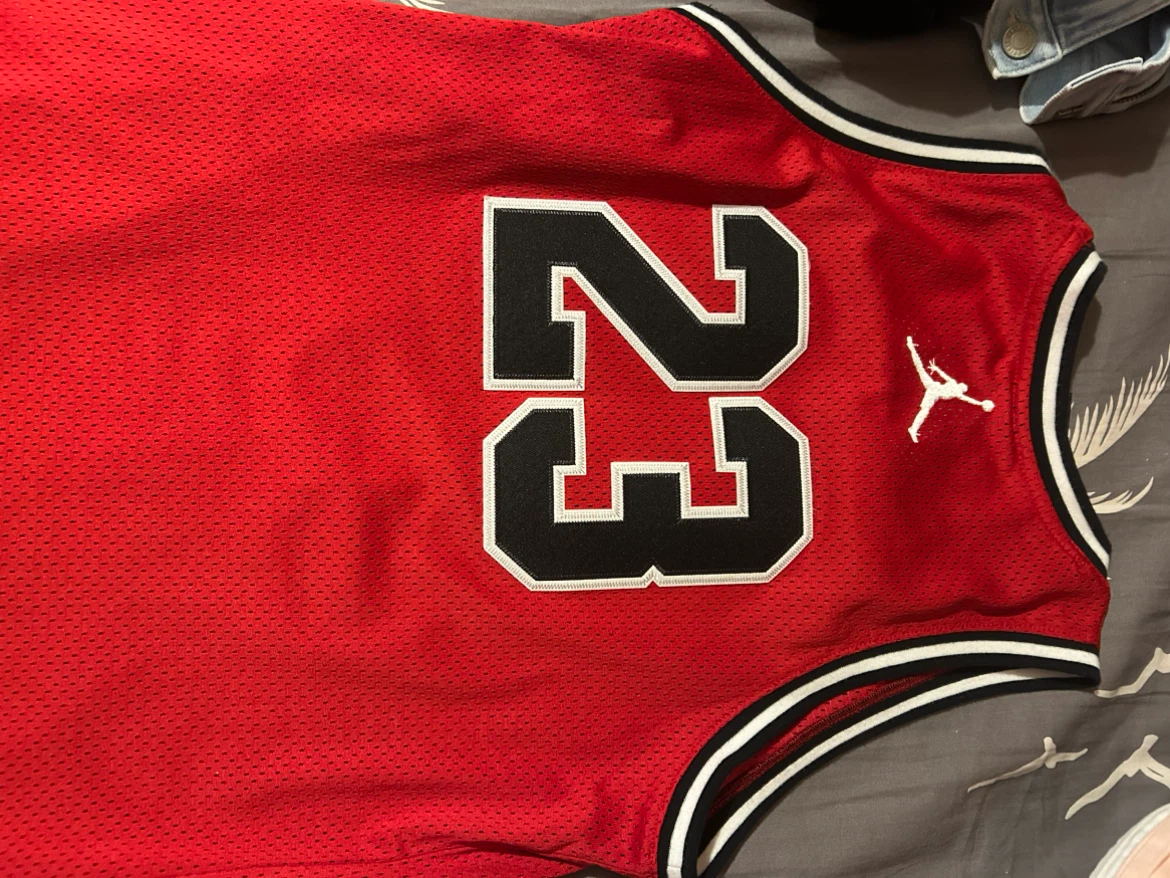 Jordan 23 Red Basketball Jersey - 12-13 Years - photo 2