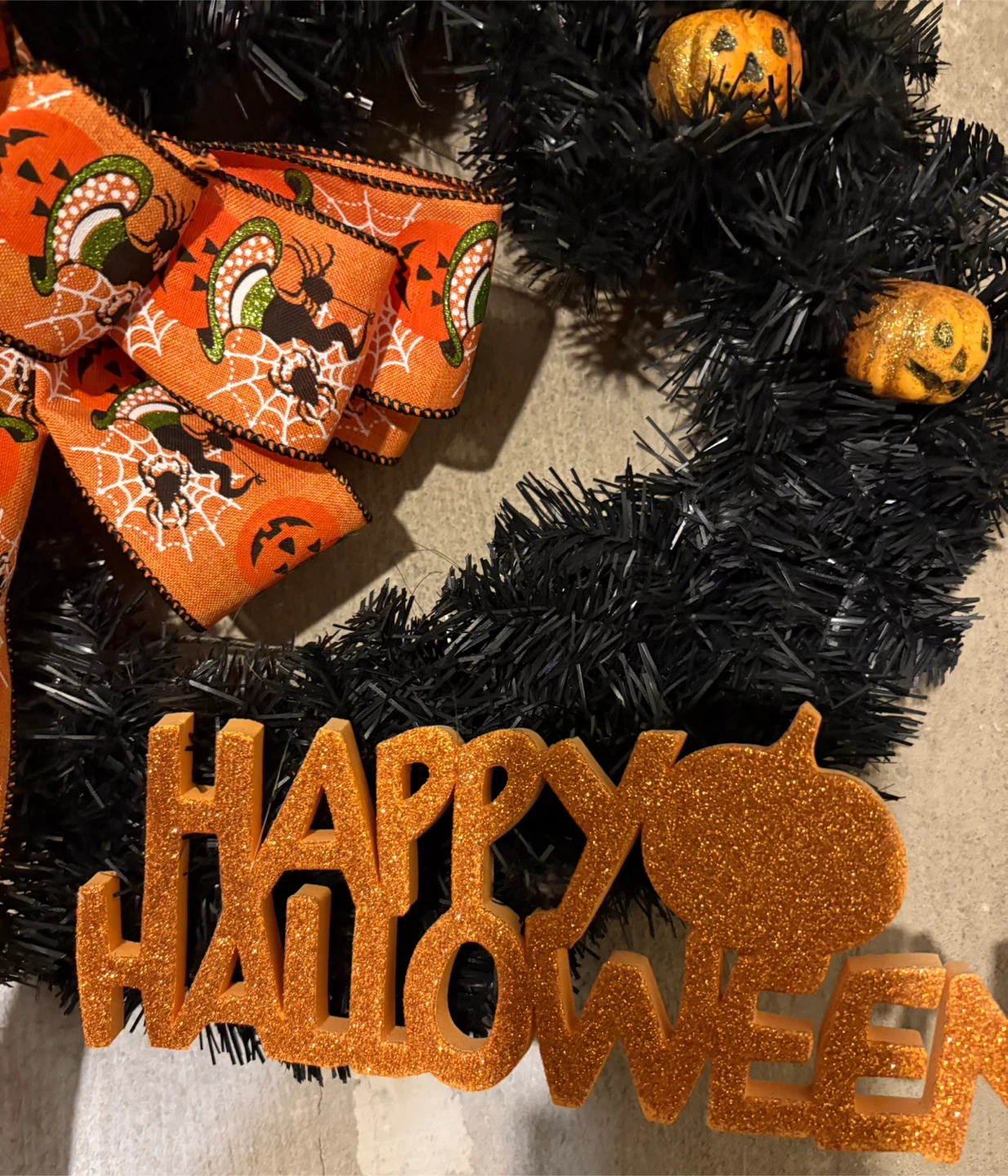 Halloween wreath with pumpkins and ribbon - photo 2