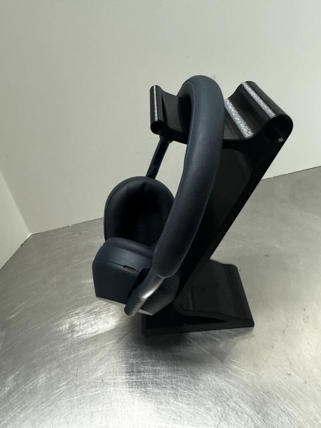 Sony Noise Cancelling Headphones with Stand - photo 2