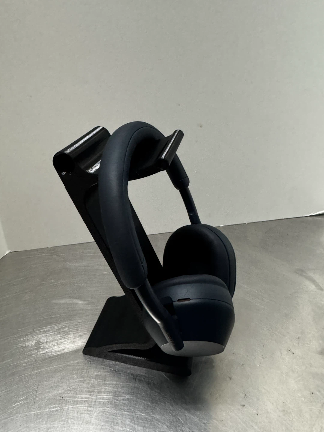 Sony Noise Cancelling Headphones with Stand - photo 3