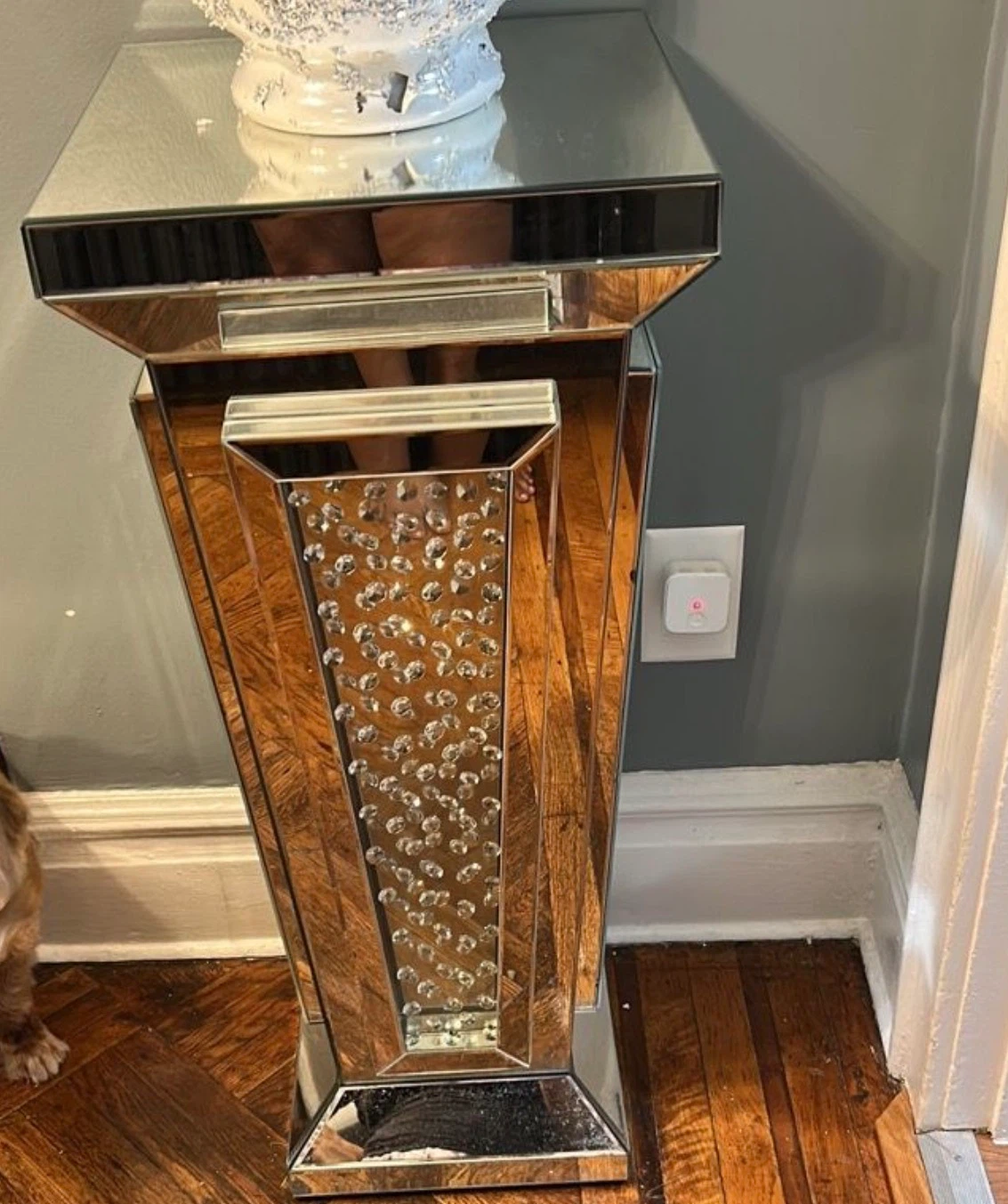 Mirrored Pedestal Stand with Crystal Detail