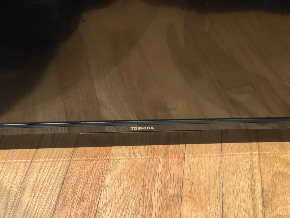 Toshiba 43-inch LCD TV