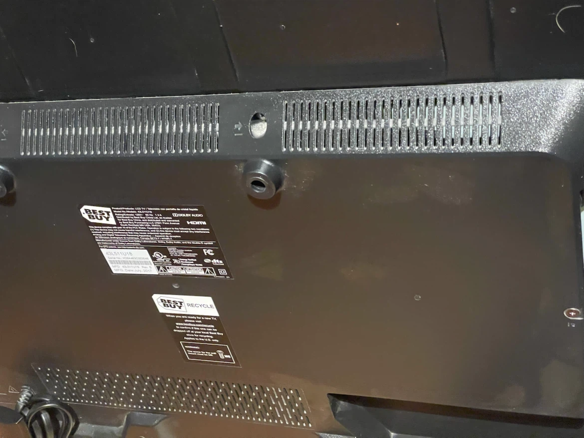 Toshiba 43-inch LCD TV - photo 5