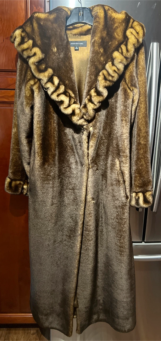 Jones New York Faux Fur Coat. Size - photo 2