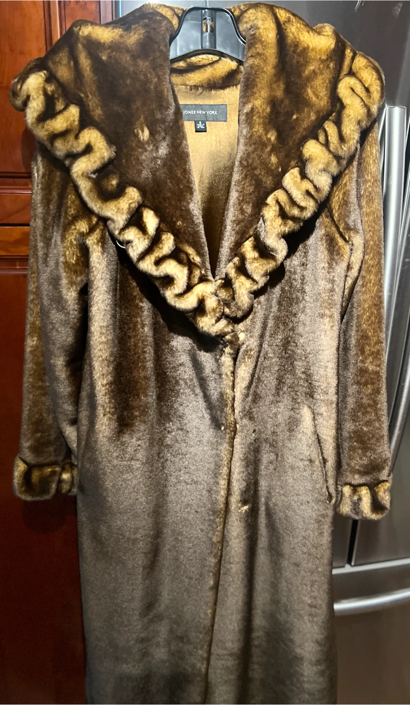 Jones New York Faux Fur Coat. Size - photo 3