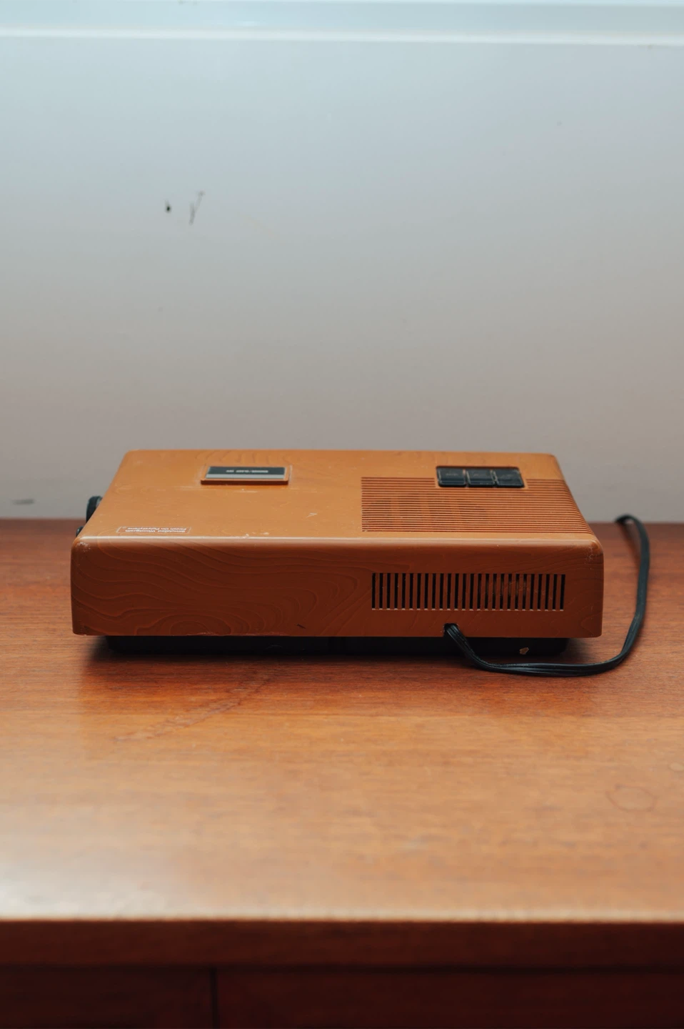 Vintage Toshiba Woodgrain AM/FM Clock Radio – 1970s - photo 2