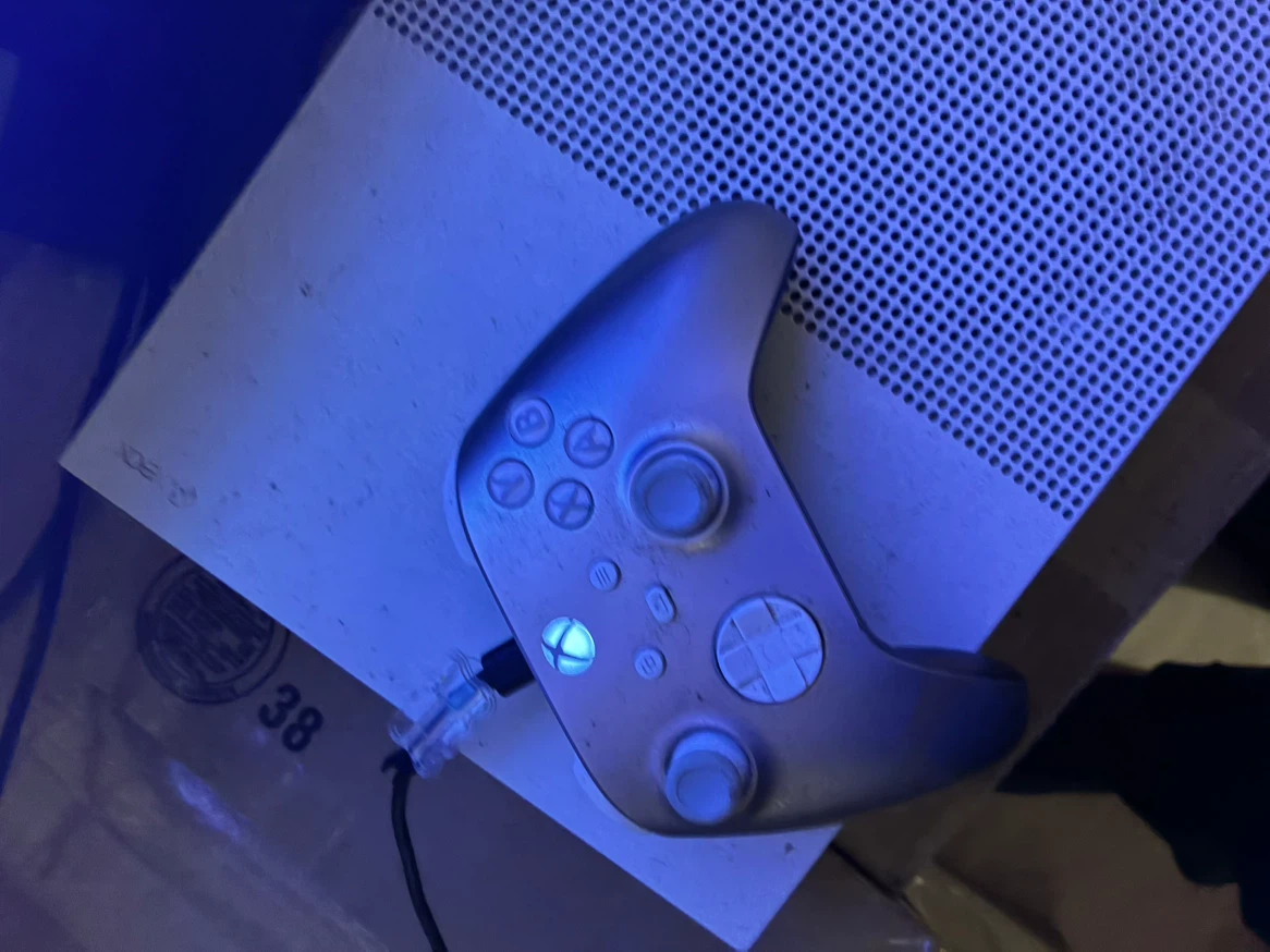 Xbox One S Bundle with Controllers and Games - photo 2