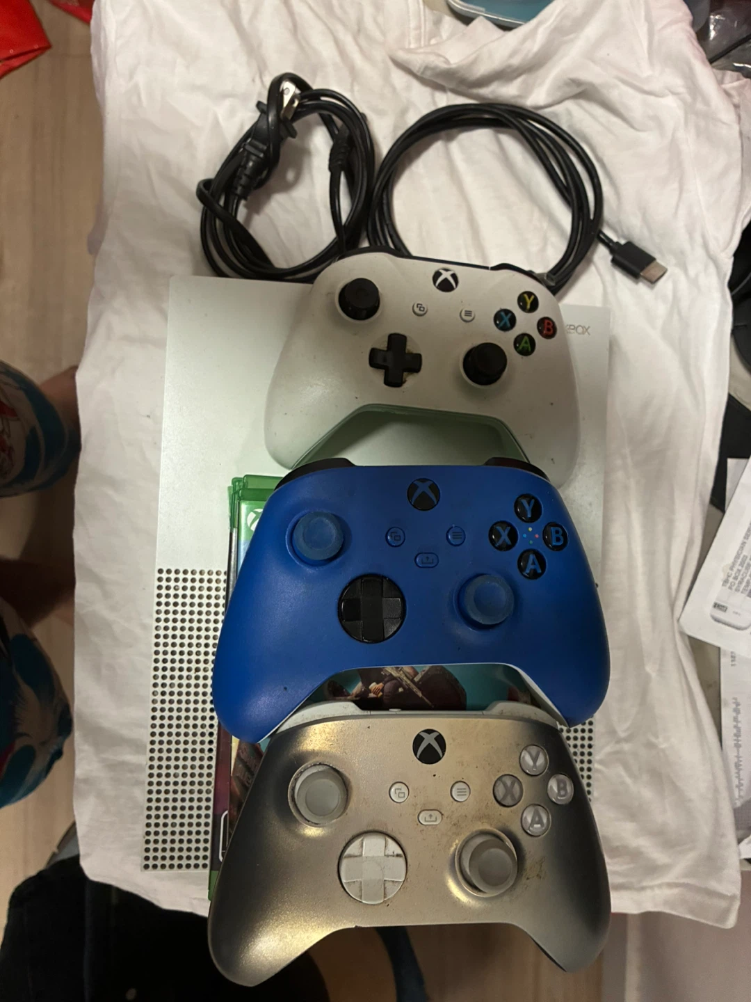 Xbox One S Bundle with Controllers and Games - photo 5