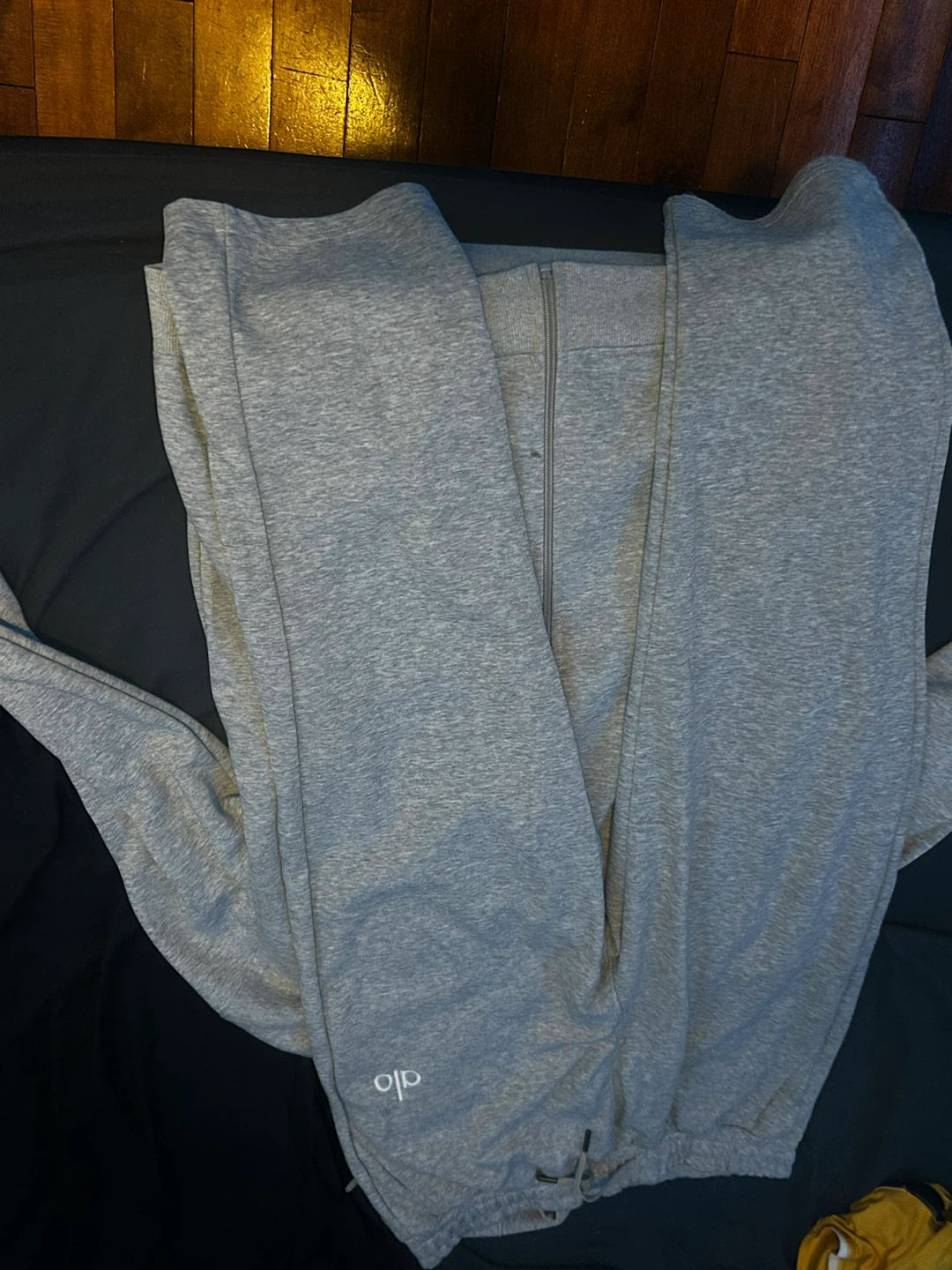Alo Yoga Grey Zip-Up Hoodie - photo 4