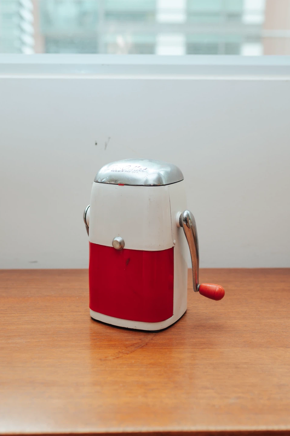 Vintage Ice-O-Mat Manual Ice Crusher – Red & White