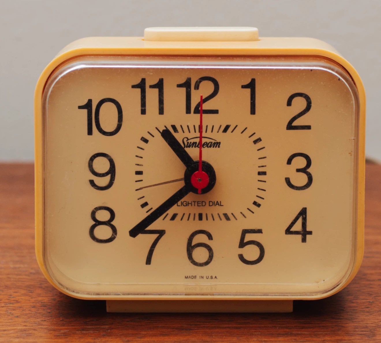 Vintage Sunbeam Alarm Clock – Retro Cream / Mustard – W
