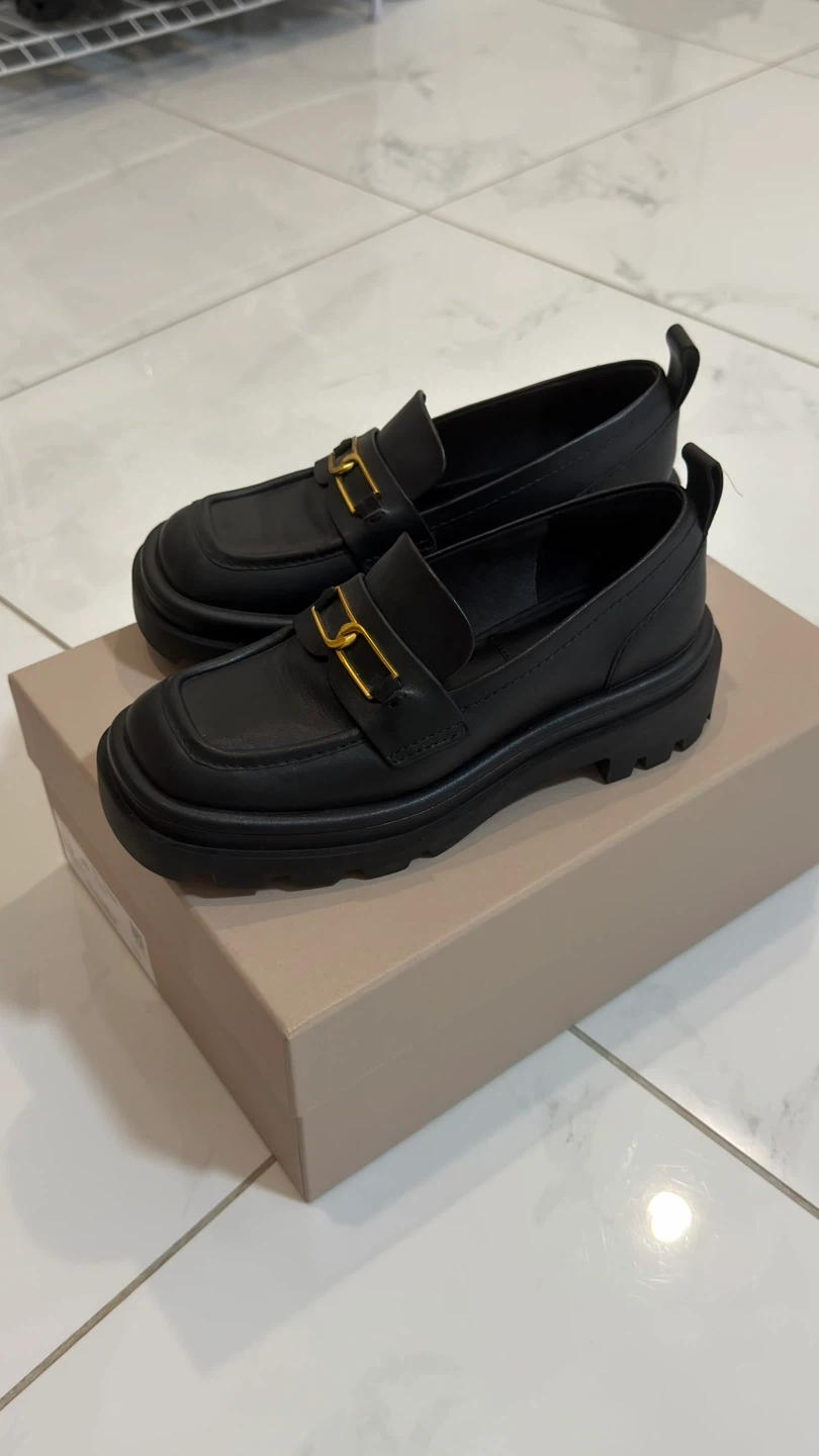 Charles & Keith Collection Black Loafers - photo 2