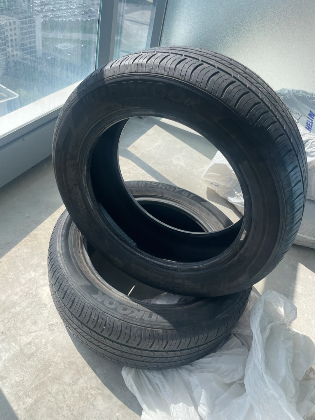 2 Hankook Kinergy GT Tires 205/55R16 - photo 2