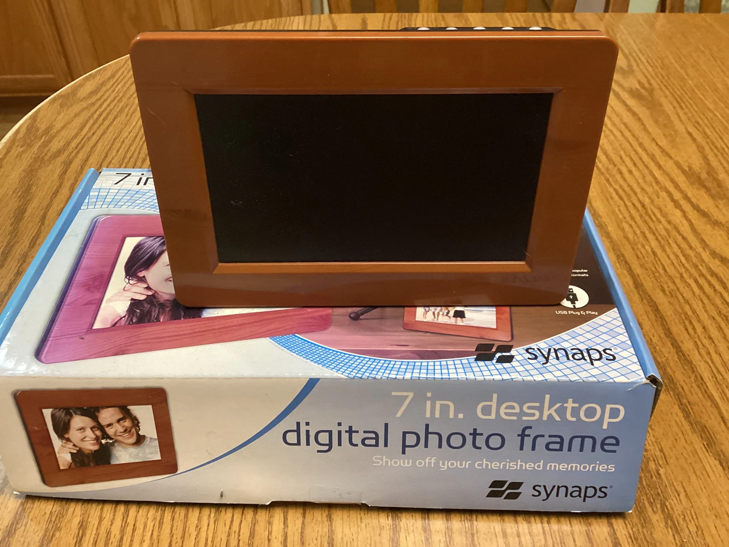 Synaps 7 inch Desktop Digital Photo Frame - photo 3