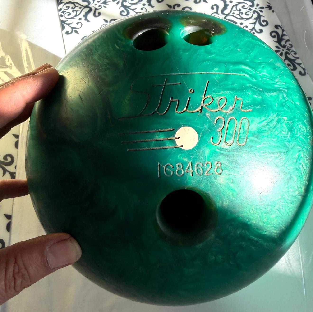 Striker 300 Bowling BALL and BAG (10 lb)