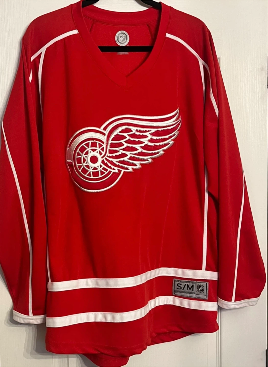 Detroit Red Wings NHL Jersey • Men’s Size Medium
