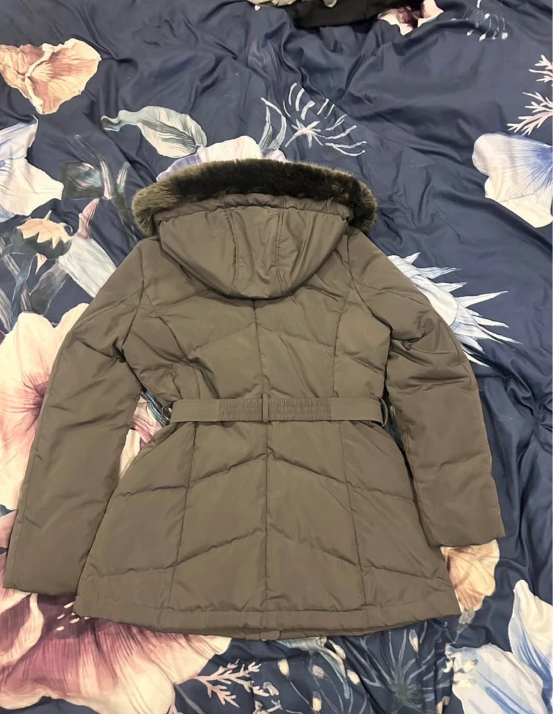 Calvin Klein Grey Puffer Jacket - photo 3