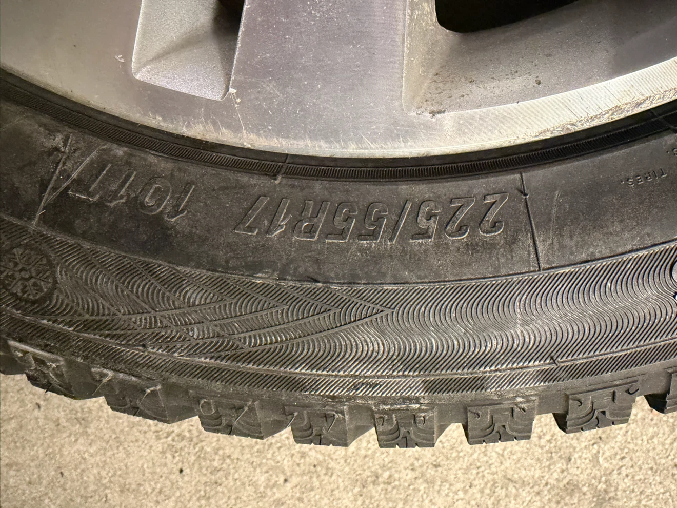 225/55R17 Studded Winter Tire & Wheel Set – Ford – 5x114.3 - photo 2