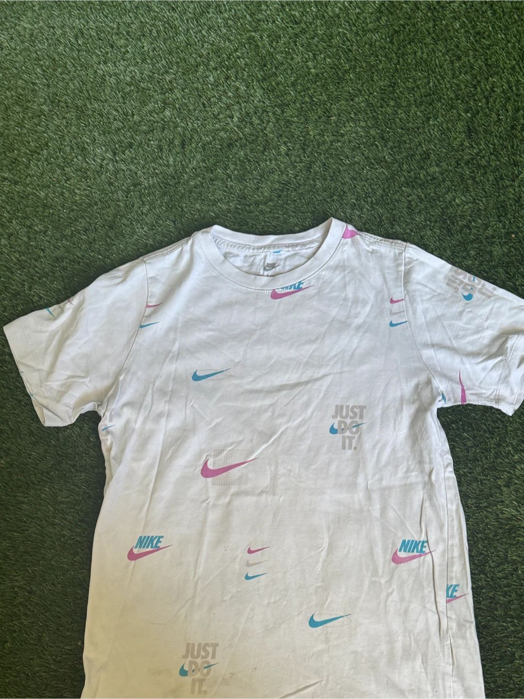 Nike The Nike Tee, youth kids size L