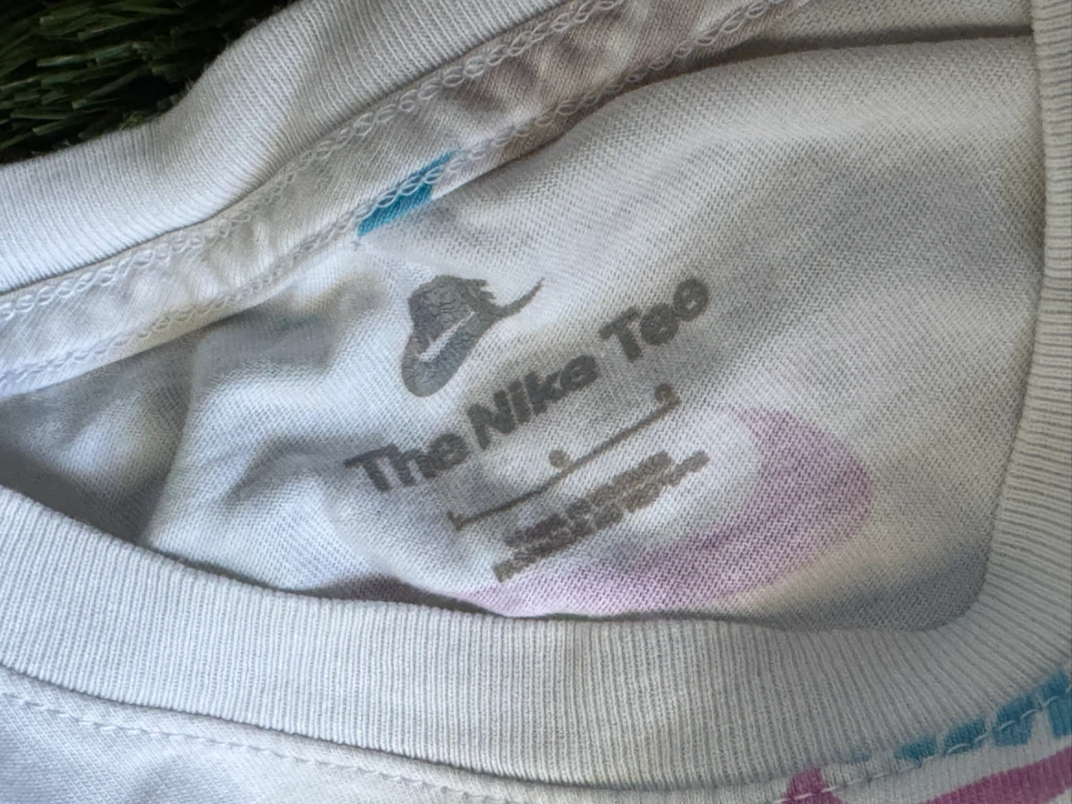 Nike The Nike Tee, youth kids size L - photo 2