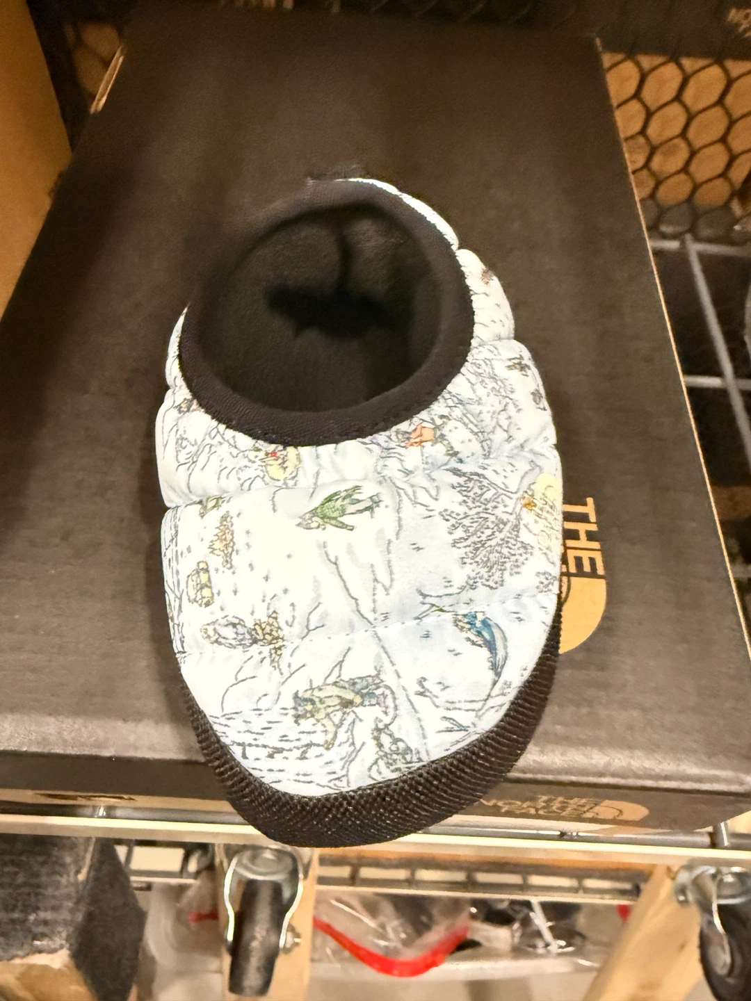 The North Face Baby Tent Mules Winter Dogs Print - photo 4