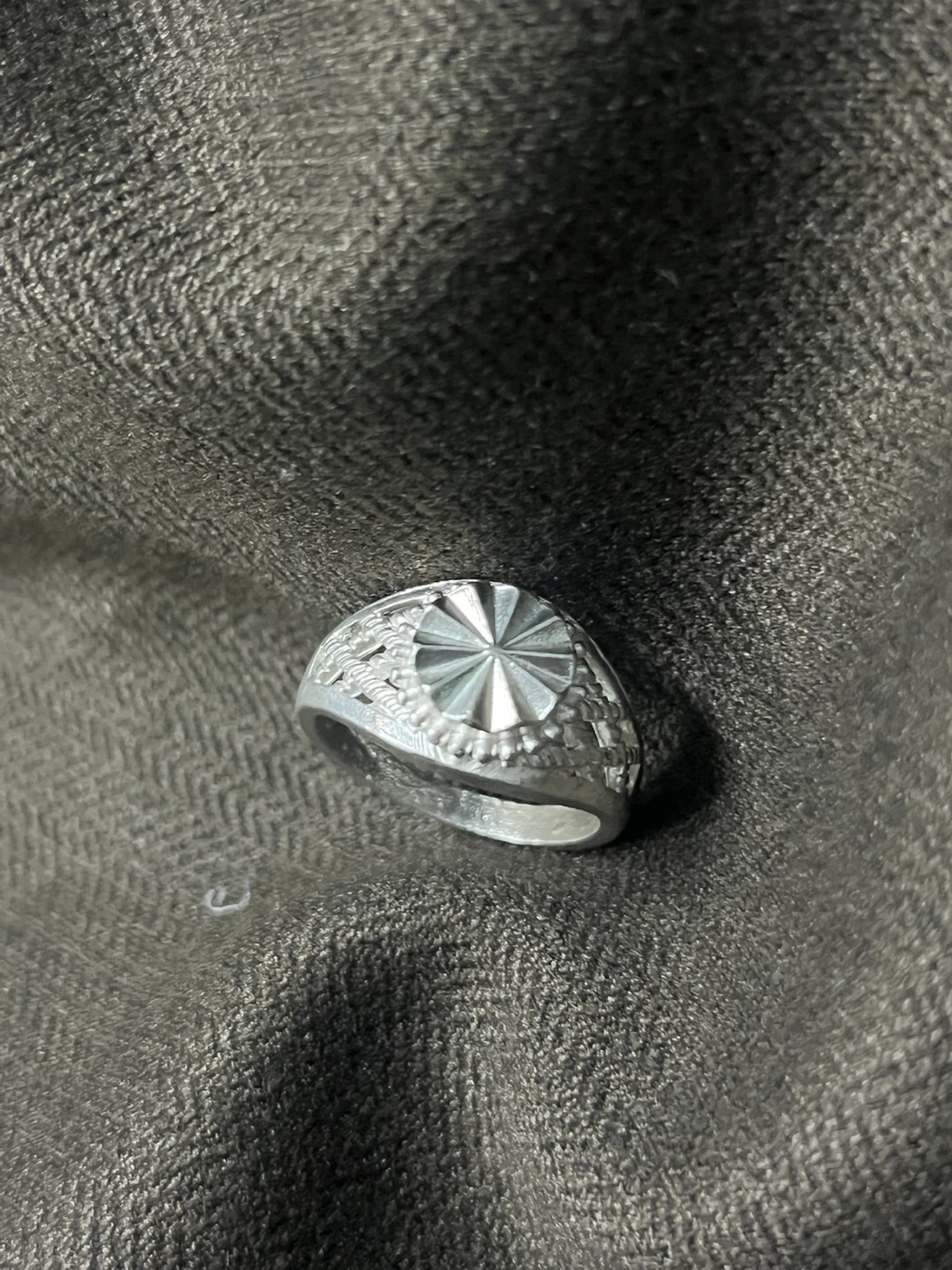 Silver-toned patterned ring - photo 3