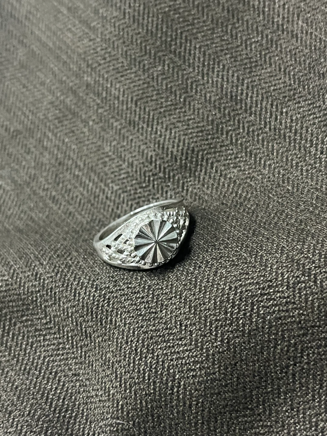 Silver-toned patterned ring - photo 4