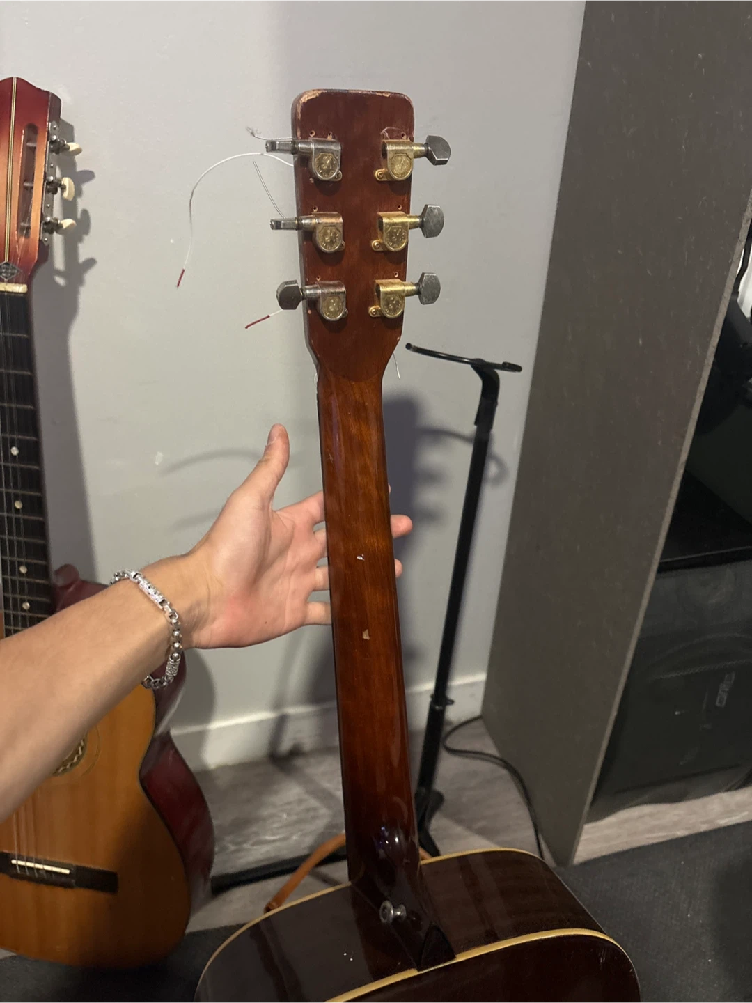 Yamaki delux folk 1972 guitar - photo 3