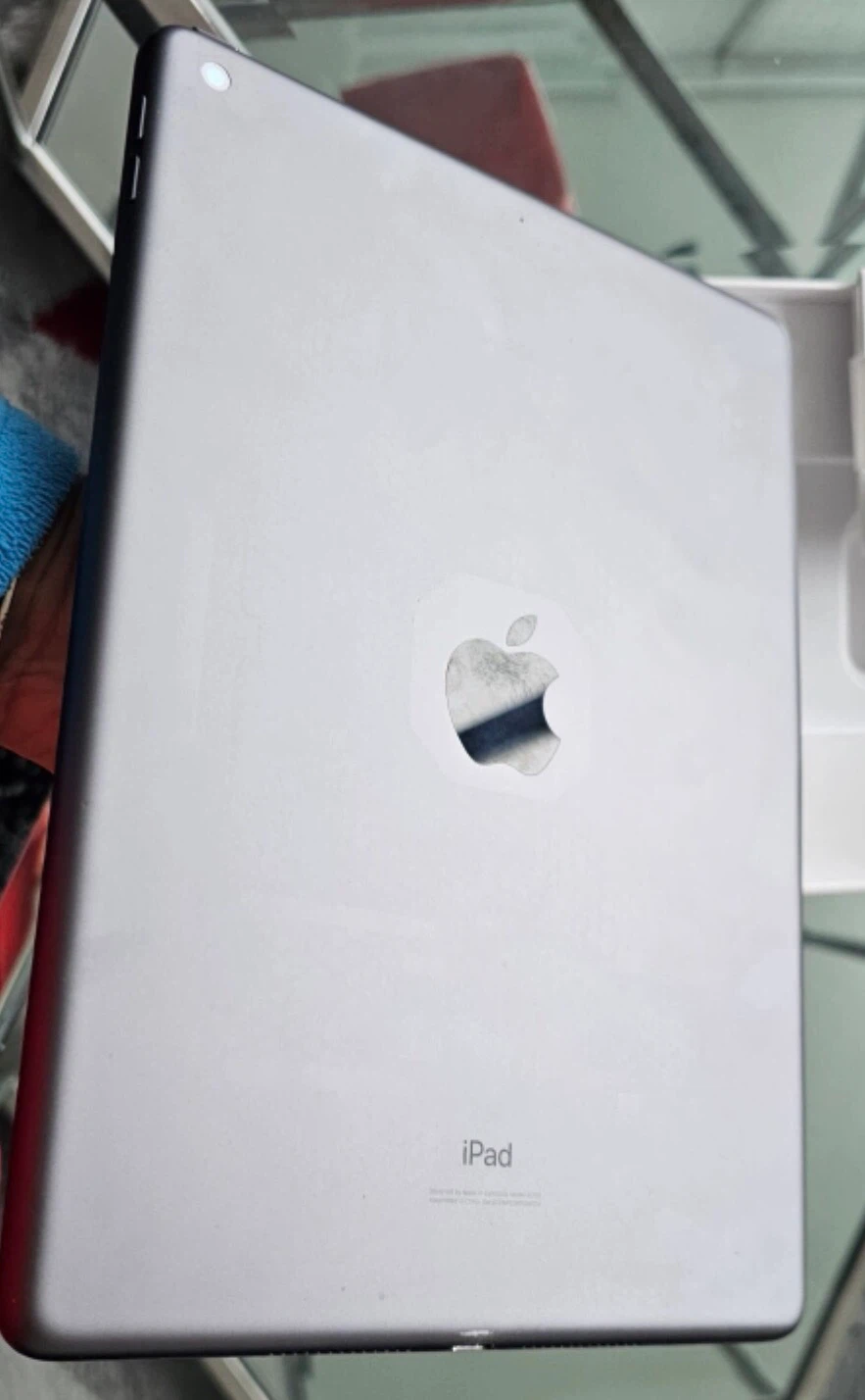 Apple 10.2 inch iPad Wi-fi +Cell 32 GB (box and charger) - photo 2