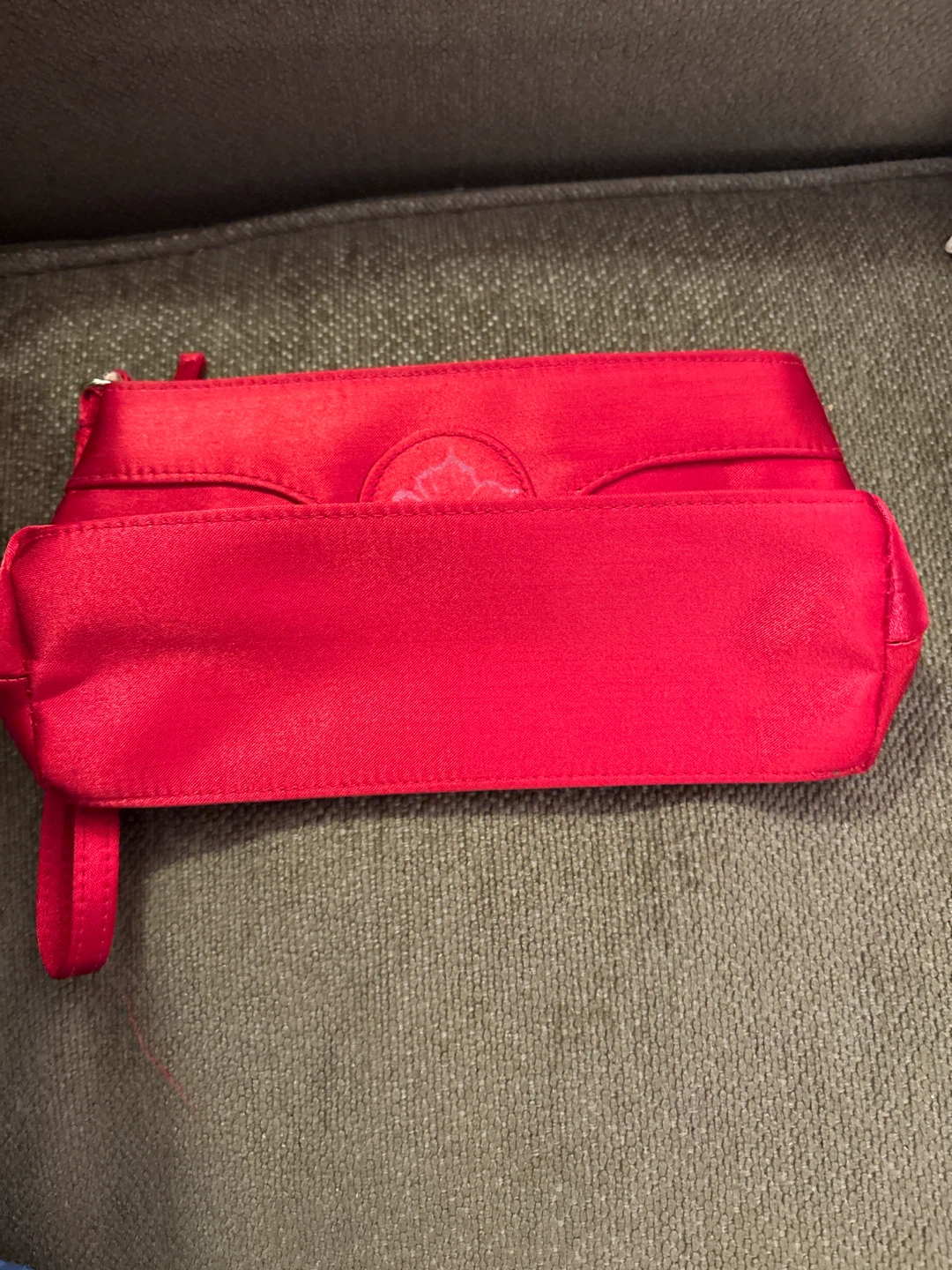 Oscar de la Renta red satin wristlet - photo 3