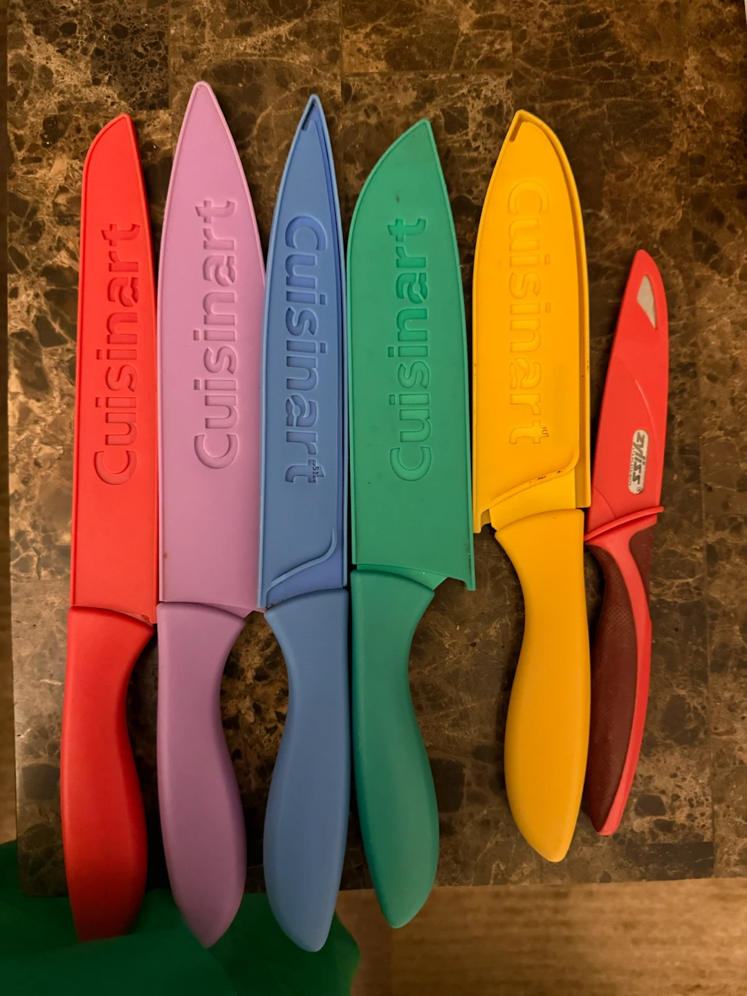 Set of 5 Cuisinart Knives and 1 Zyliss Knife