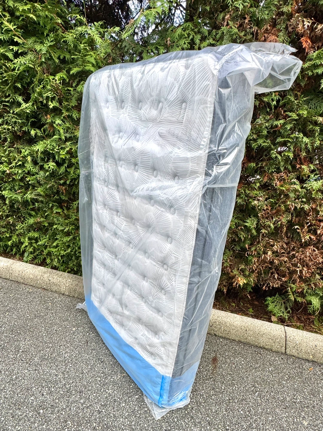 Twin size mattress - excellent shape - photo 2