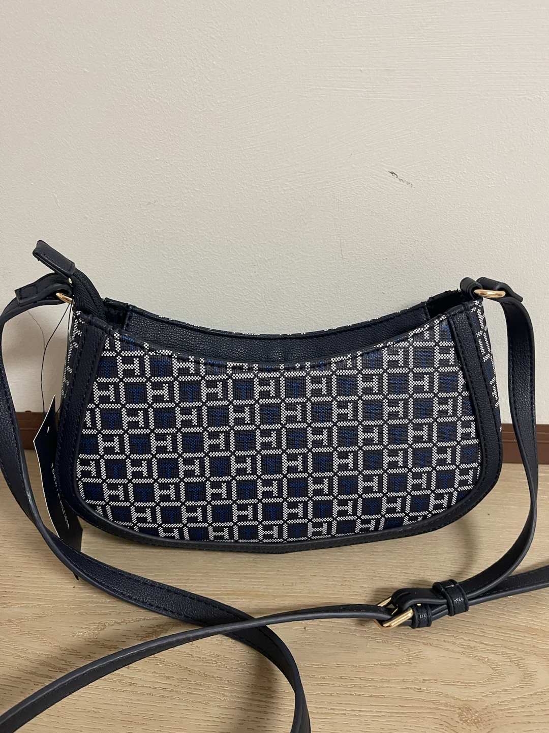 Tommy Hilfiger Monogram Shoulder Bag - photo 2