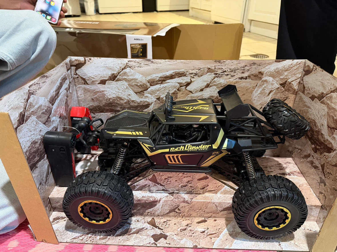 Two RC Cars - Rock Crawler and Victory Deformed Car - photo 2