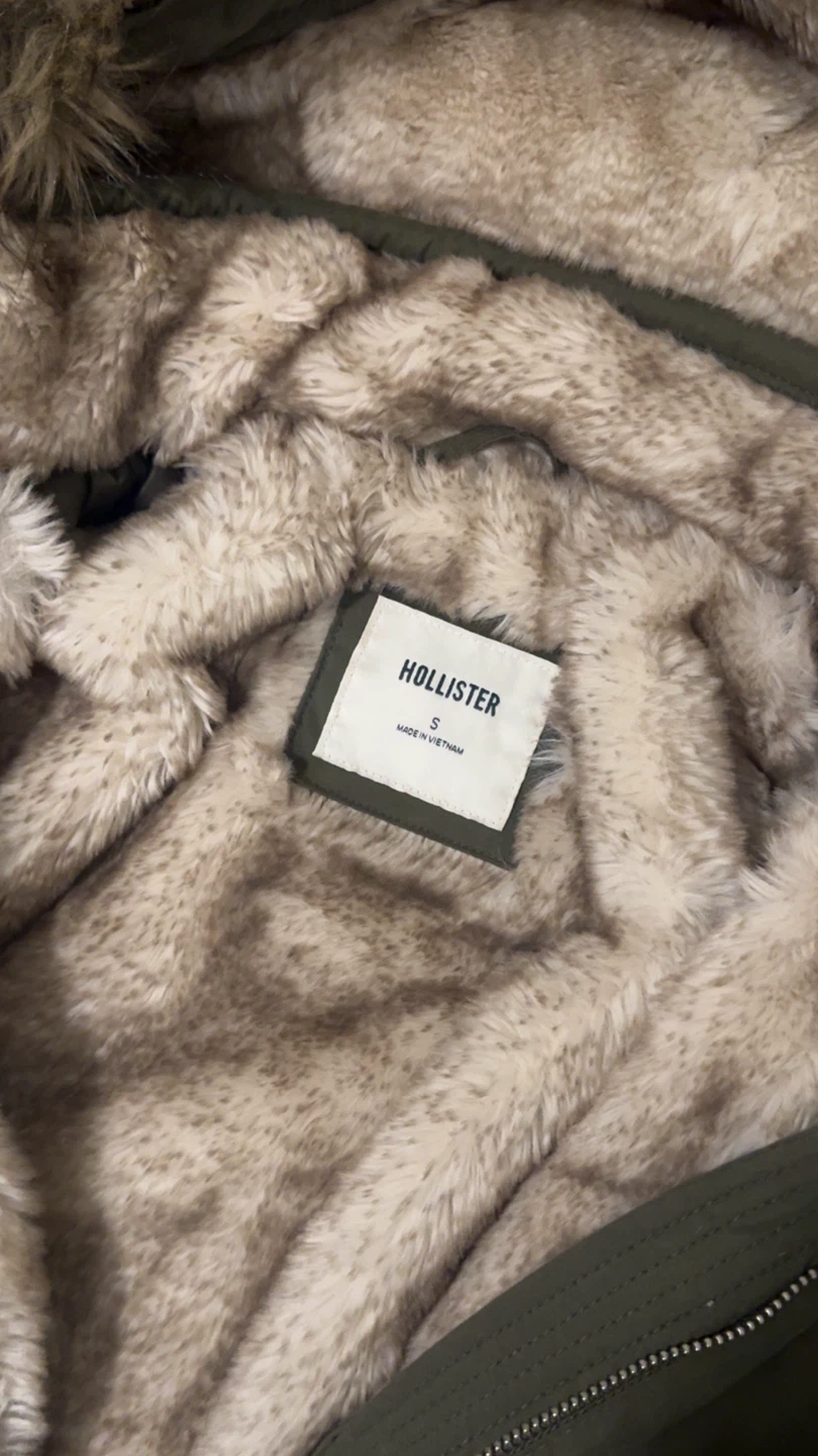 Hollister Faux Fur-Lined Parka Olive - photo 3