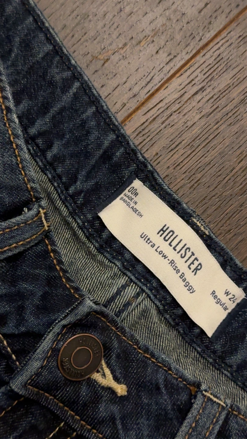 Hollister Ultra Low-Rise Baggy Jeans - photo 2