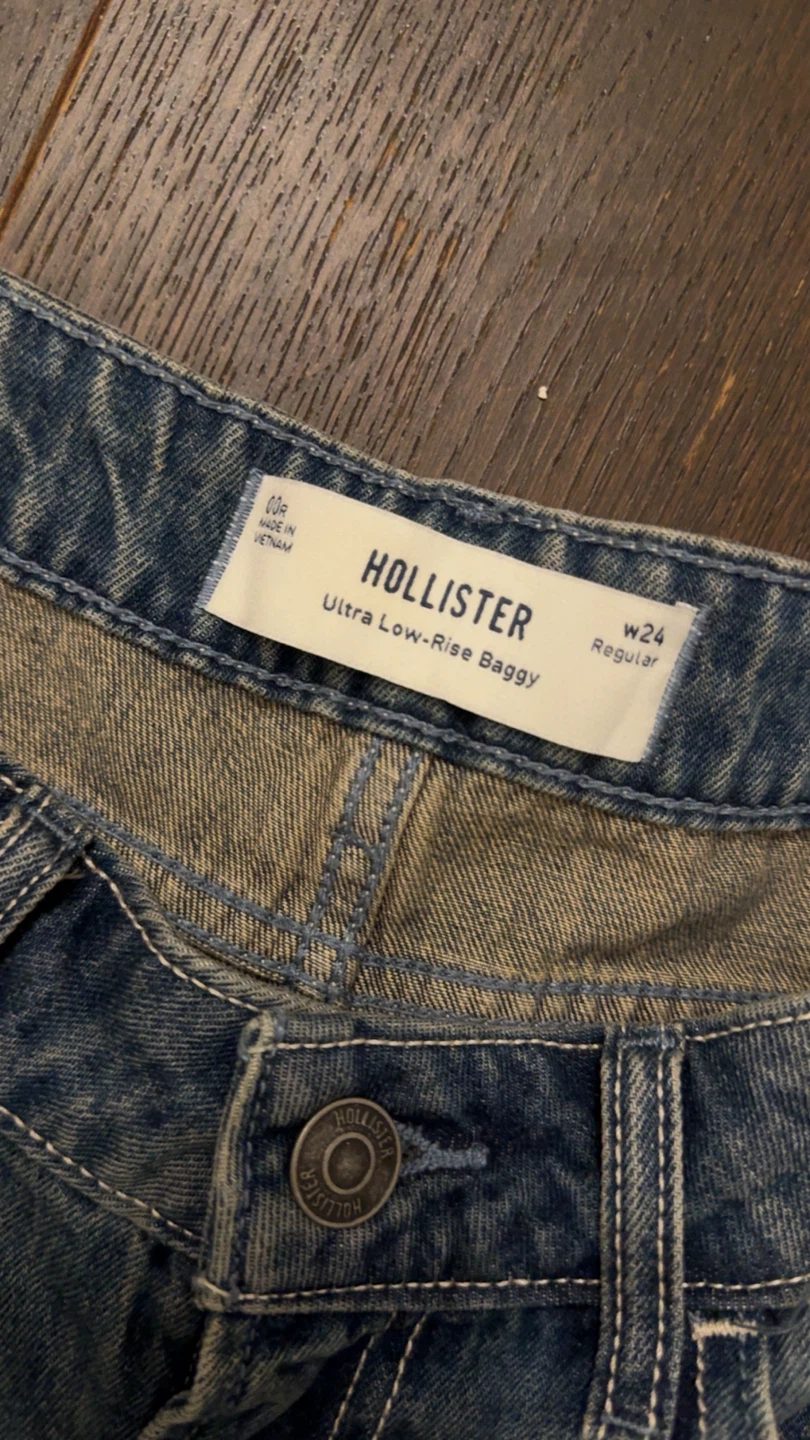 Hollister Ultra Low-Rise Baggy Jeans - photo 2