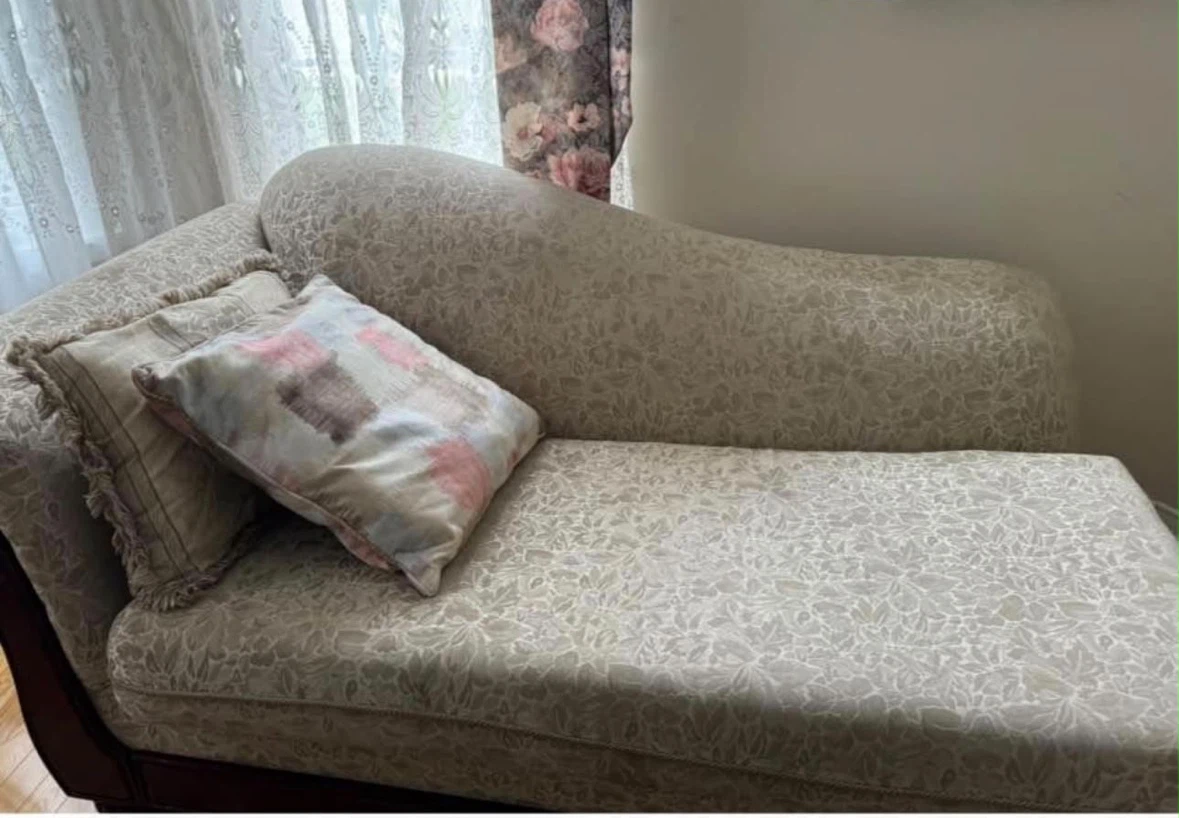 Beige Patterned Sofa and Matching Chaise Lounge Set - photo 3