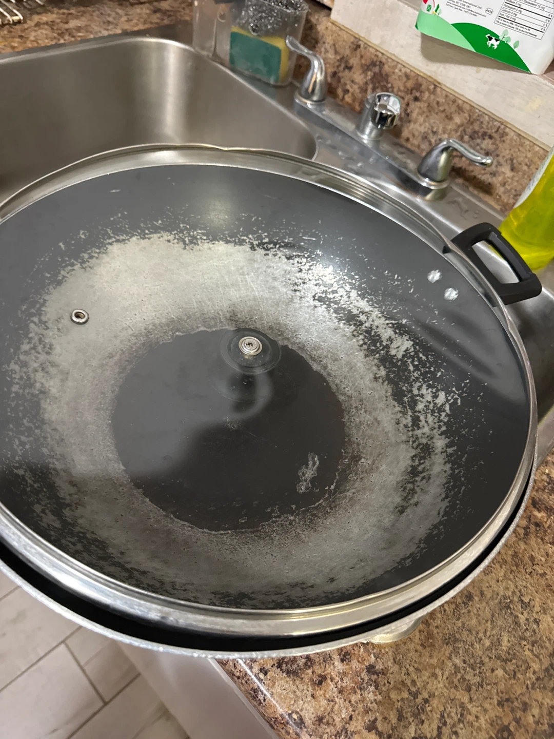 Large non-stick stir-fry wok with glass lid - photo 3