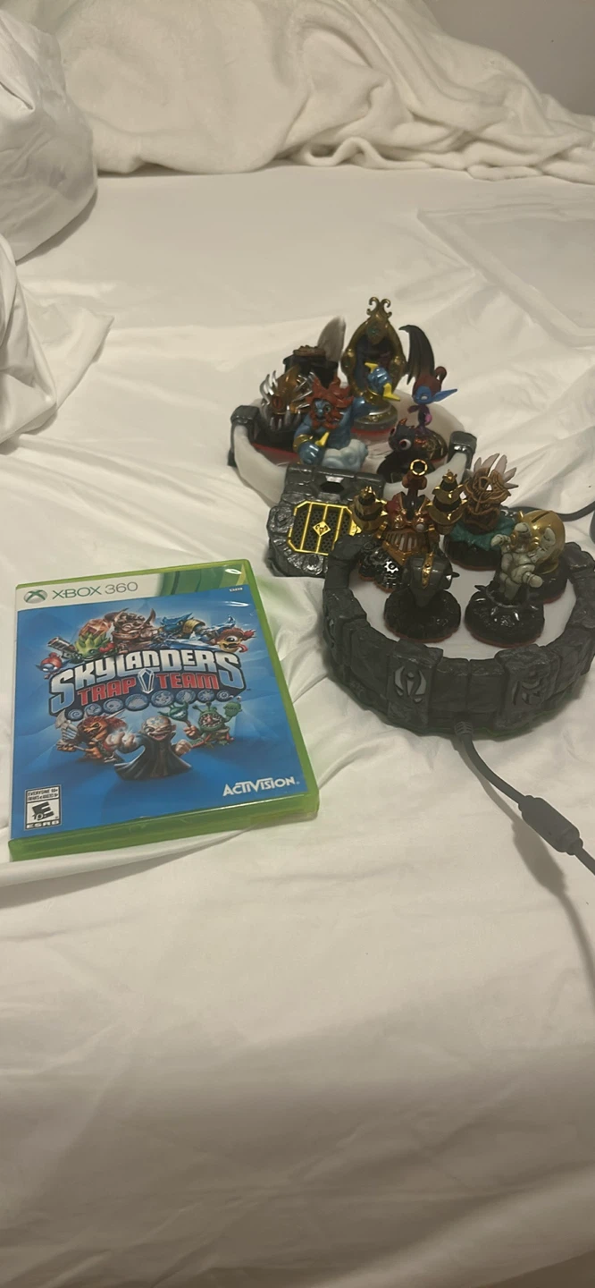 Skylanders Xbox 360 Portal and Disc Lot