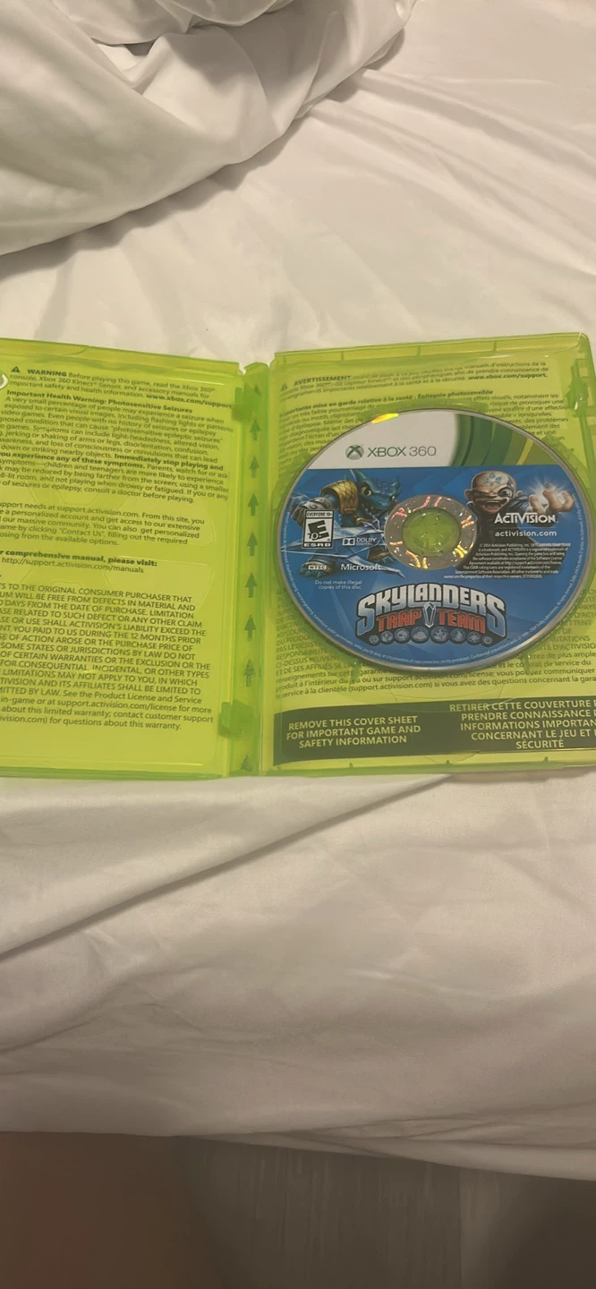 Skylanders Xbox 360 Portal and Disc Lot - photo 2