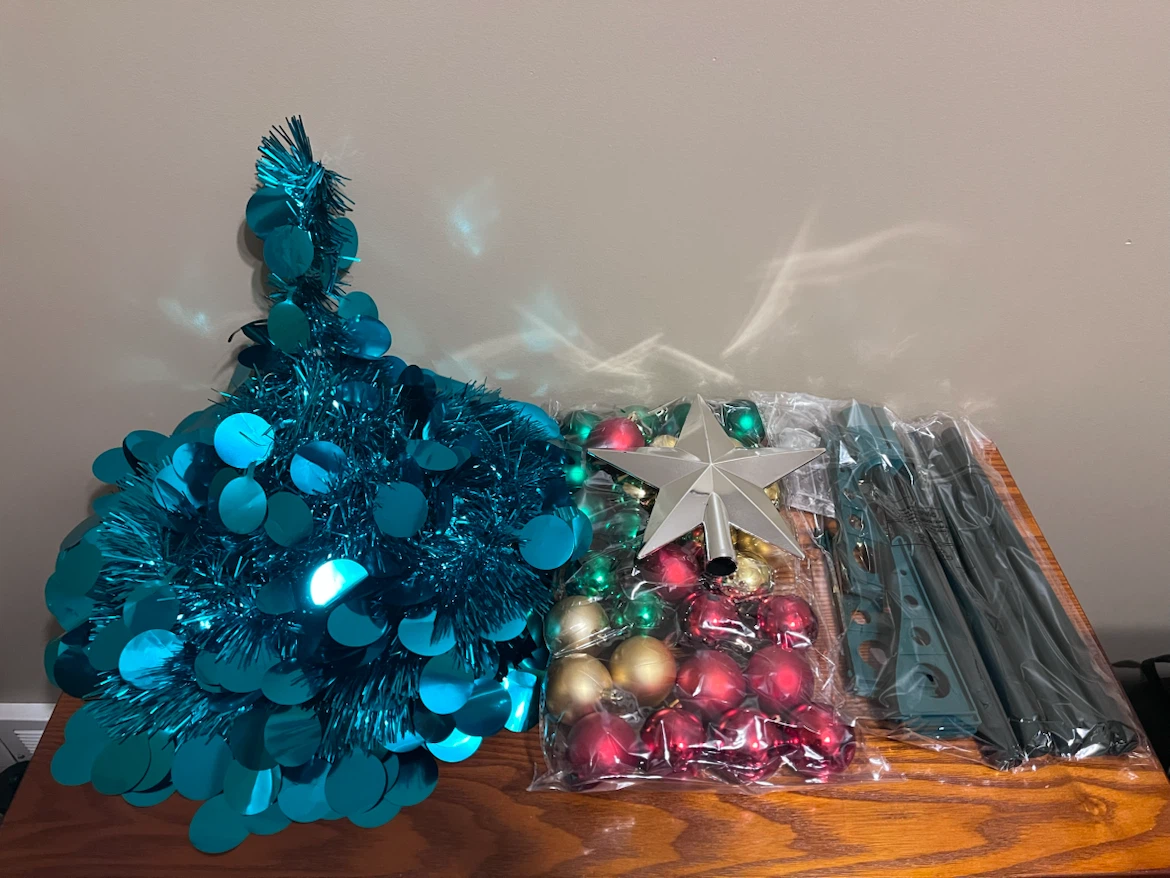 5Ft POP UP TEAL CHRISTMAS TREE WITH ORNAMENTS/LIGHTS