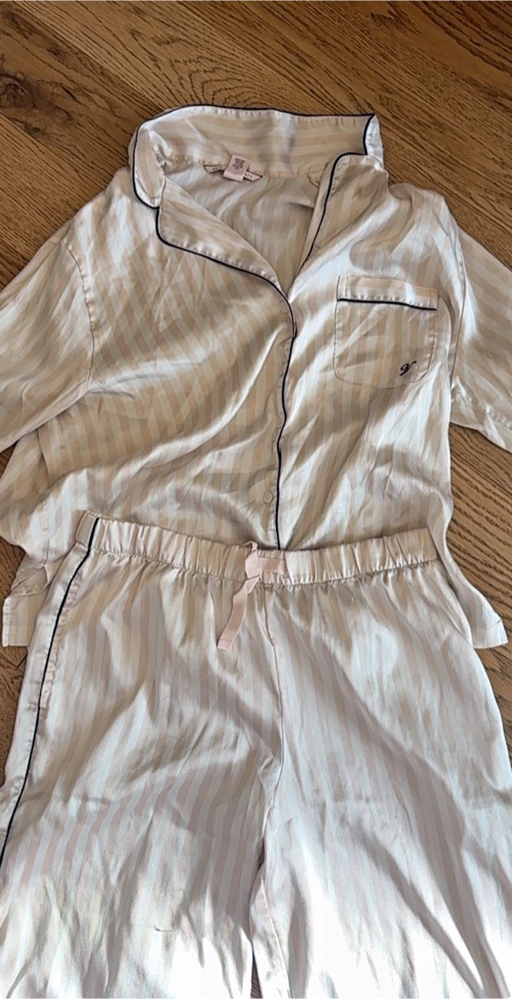 Victoria's Secret Striped Pyjama Set Small